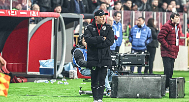 Sebastian Hahn: Hakemin kırmızı kartı maçın kaderini değiştirdi