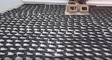 Silah kaçakçılarına operasyon: Binlerce silah ele geçirildi