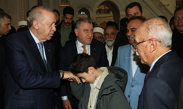 Cumhurbaşkanı Erdoğan bayram namazını Büyük Çamlıca Camii’nde kıldı