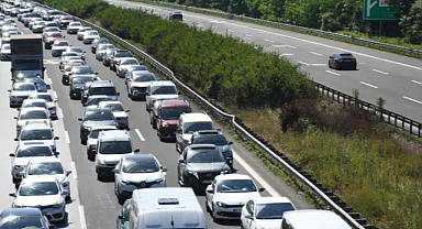 İstanbul Tatil dönüşü trafik yoğunluğu Bolu'da başladı