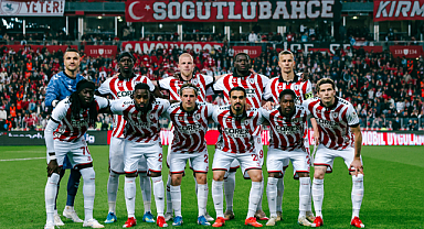 Samsunspor'da Kaptan Zeki, Soner, Šatka ve Ntcham son maçına çıkıyor