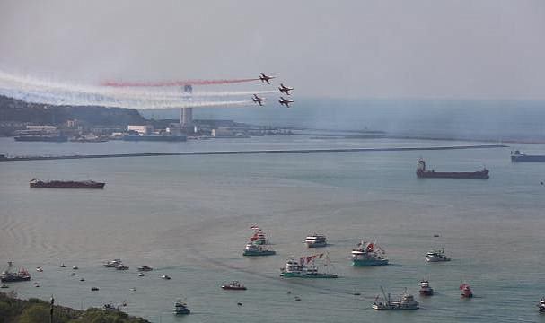 Türk Yıldızları ve Solotürk'den Samsun'da Muhteşem Gösteri