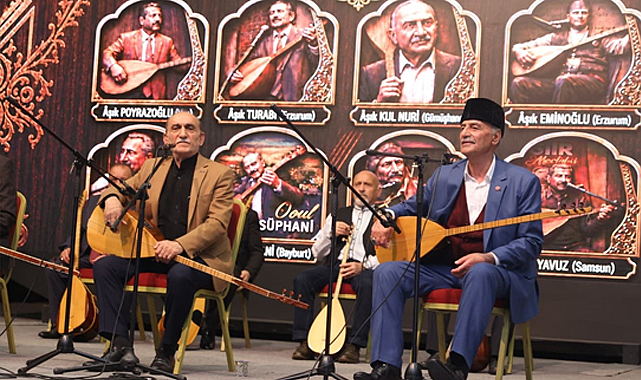 Türkiye’nin Aşıkları Samsun’da bağlama ile karşılıklı atıştı