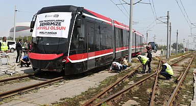 Yeni Tramvaylar Samsun'a Gelmeye Başladı