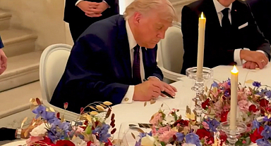 Trump ve Pezeşkiyan Barış Mütabakatını İmzaladı