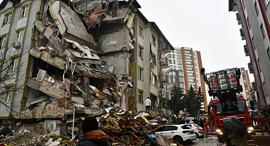 Venezuela 7,2 ve 7,5 şiddetinde depremle sarsıldı