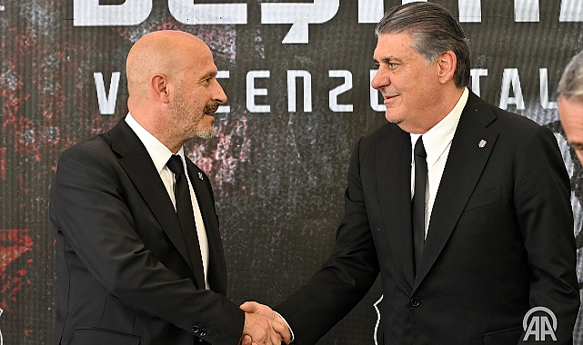 Vincenzo Italiano Beşiktaş İle İmzaları Attı