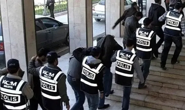 Kamuda köstebek operasyonu: Polis, adliye personeli ve avukatların olduğu 50 kişi gözaltında