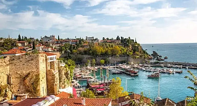 Yılın ikinci çeyreğinde turizm geliri 15,9 milyar dolar