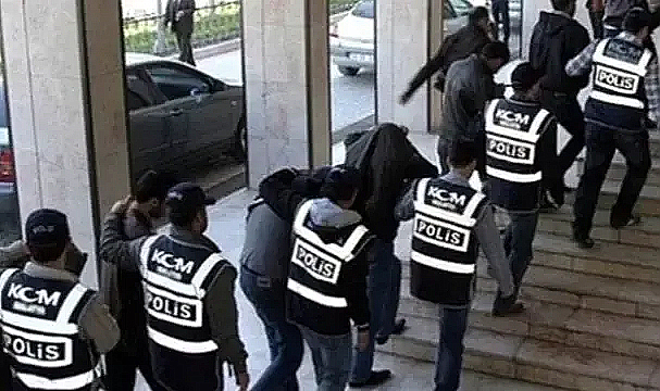 Akın Gürlek duyurdu: 16 ilde vatandaşlık operasyonu 72 gözaltı