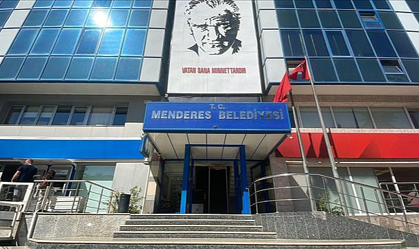 İzmir Menderes Belediyesine Yolsuzluk Operasyonu