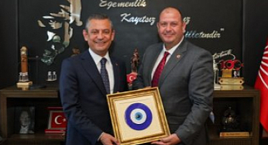 Menderes Belediye Başkanı İlkay Çiçek'in sevgilisine rezil mesajları ortaya çıktı