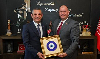 Menderes Belediye Başkanı İlkay Çiçek'in sevgilisine rezil mesajları ortaya çıktı