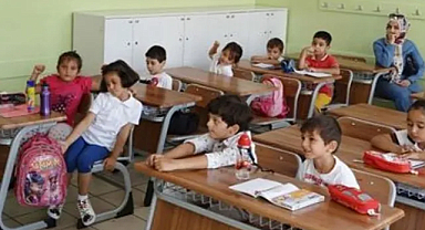 Minik öğrencilerin eğitimi başladı