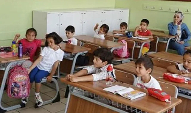 Minik öğrencilerin eğitimi başladı