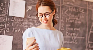 Öğretmenlere derste cep telefonu uyarısı