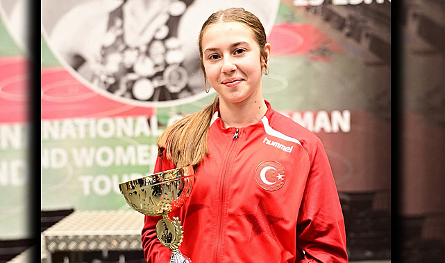 Karin Asra Gürel U17 güreşte dünya şampiyonu