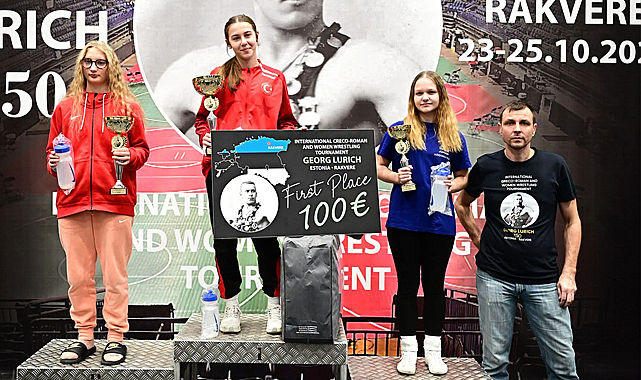 Karin Asra Gürel U17 güreşte dünya şampiyonu